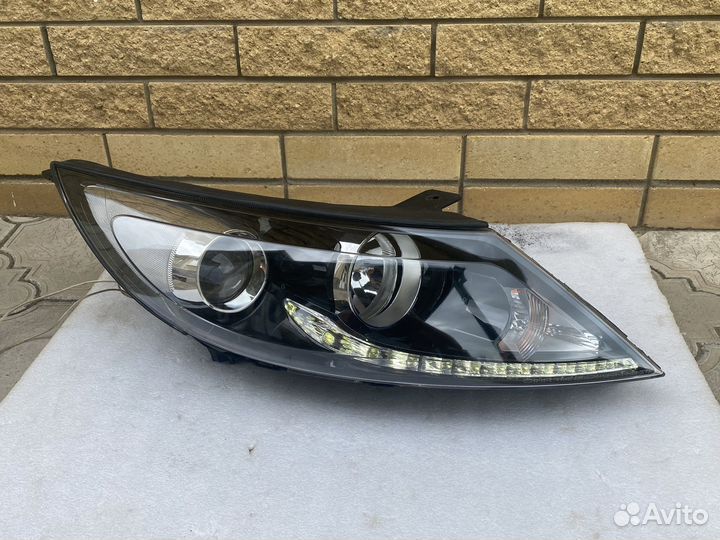 Фара правая галоген KIA Sportage 3 LED дхо