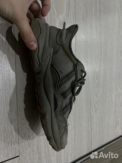 Кроссовки adidas ozweego
