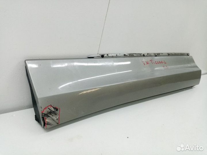 Молдинг передней левой двери Volkswagen Tiguan 2