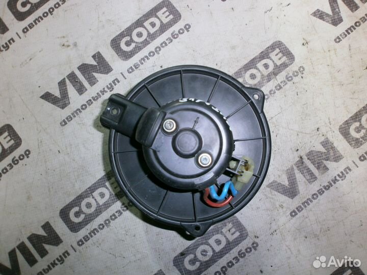 Моторчик отопителя Mitsubishi Carisma