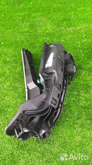 Педаль газа Volkswagen Passat B7 cczb 2013