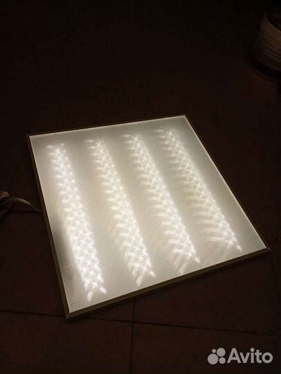 Светильник потолочный светодиодный