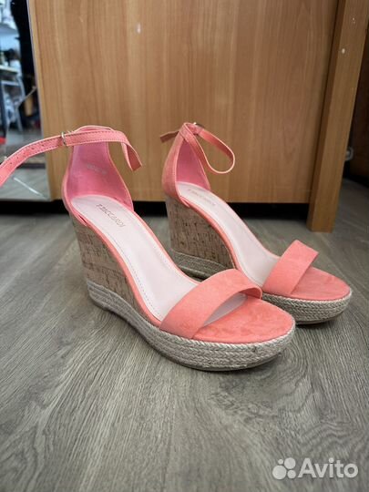 Босоножки женские 39 размер