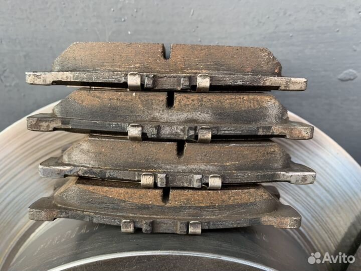 Тормозные диски и колодки Тойота