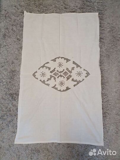 Старинные занавески на двери