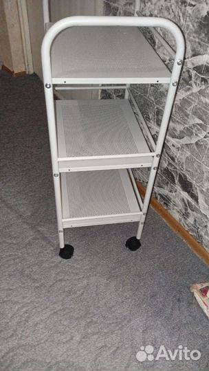 Этажерка на колёсах