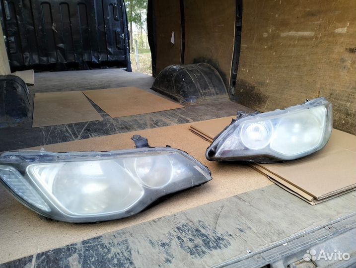 Продам фары на honda civic 4D