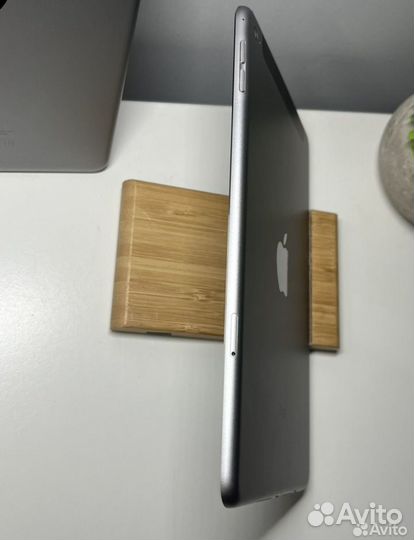 iPad mini 4 128г6 + Cellular (LTE) отл. состояние