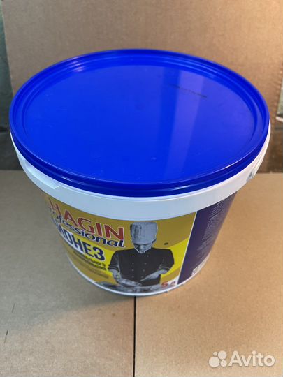 Ведро пластиковое с крышкой