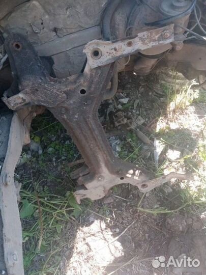 Подрамник Volkswagen Vento 1993