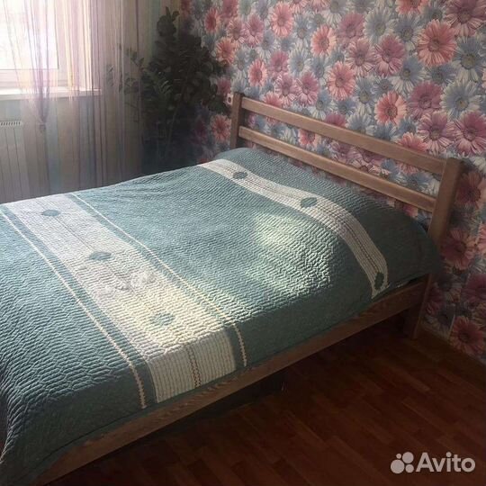 Кровать двухспальная из массива