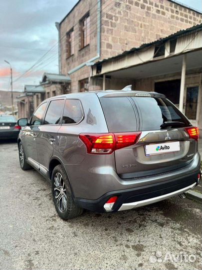 Mitsubishi Outlander 2.4 CVT, 2018, 125 000 км