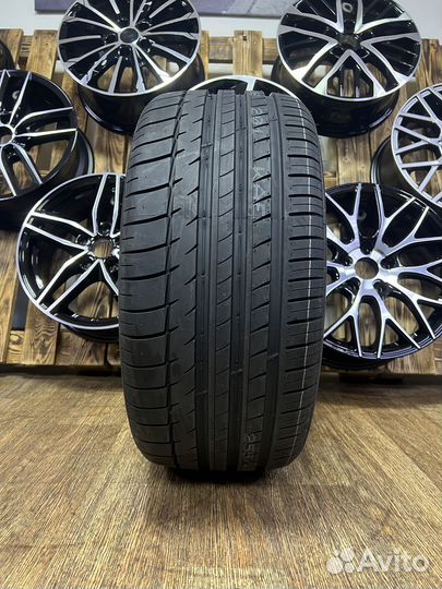 Triangle Sports TH201 235/45 R20 100Y