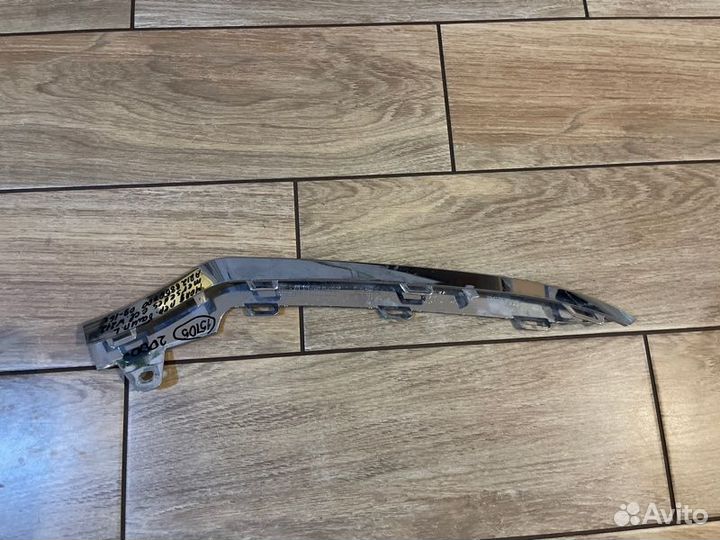 Накладка бампера передняя левая Mercedes Benz E