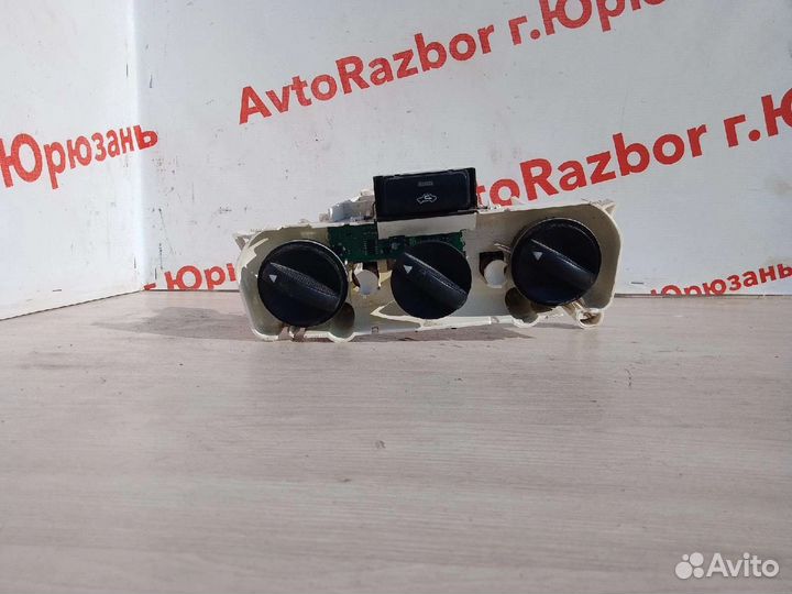 Блок управления печкой Toyota Corolla E120