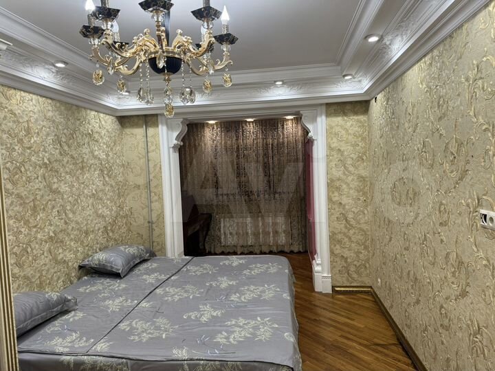 3-к. квартира, 95 м², 1/12 эт.