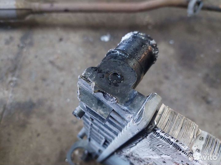 Радиатор охлаждения Renault Logan Sandero