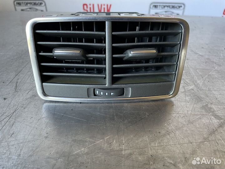 Дефлектор воздушный в торпеду audi A6C6