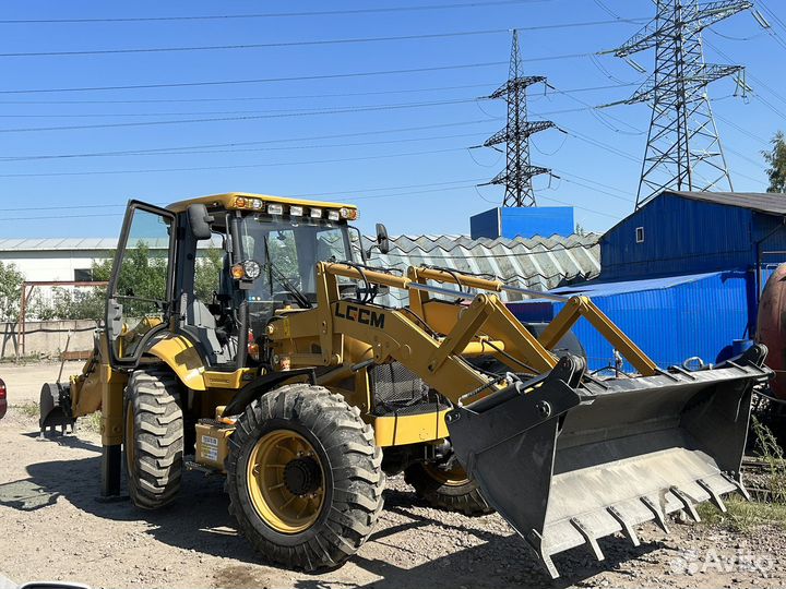 Эксковатор-погрузчик