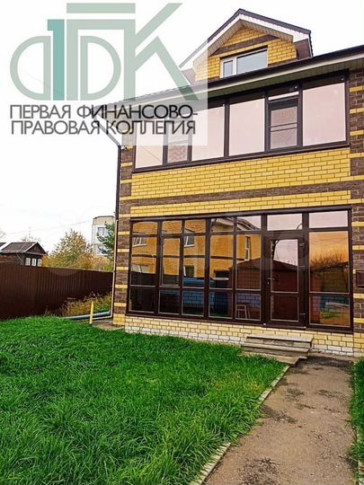 3-к. квартира, 140 м², 2/3 эт.