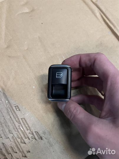 Кнопка стеклоподъемника Mercedes-Benz W204 C-clas
