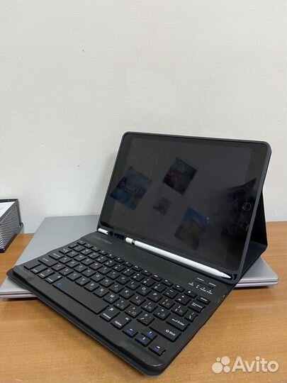 Чехол на iPad 10.2 с клавиатурой