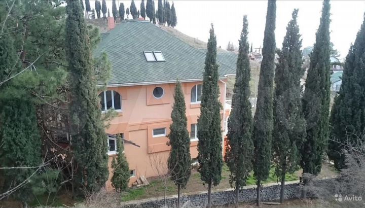 Дом 423 м² на участке 15 сот.