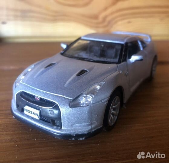 Коллекционные машинки Kinsmart