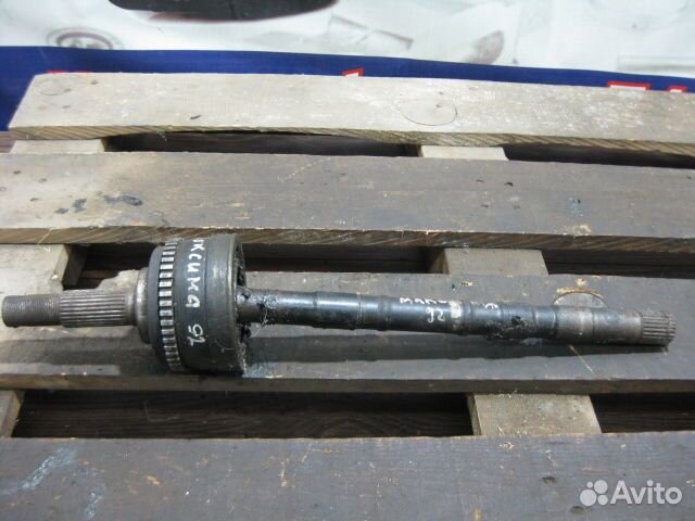 Полуось передняя правая Nissan Maxima (88-94 года)