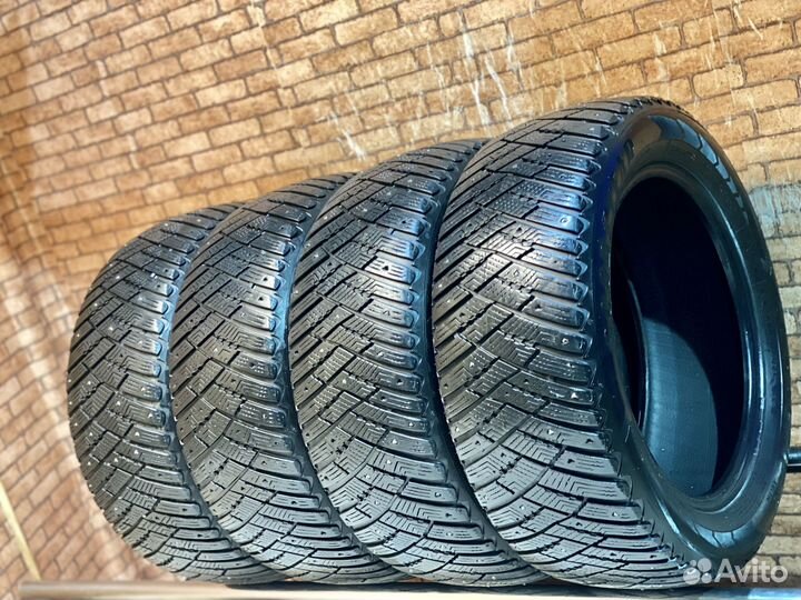 Goodyear Ultragrip Ice Arctic 215/55 R16