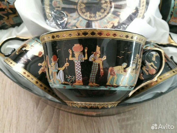 Фарфоровый чайный сервиз