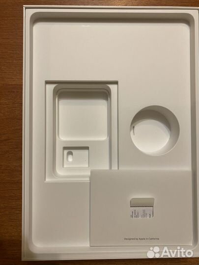 Коробка на MacBook Pro