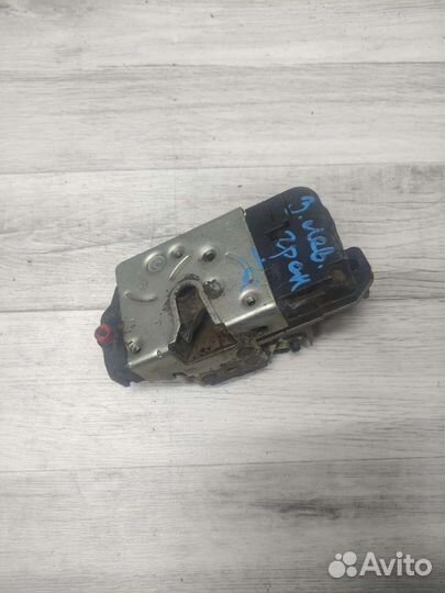 Задний левый замок двери LADA гранта