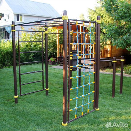 Спортивный уличный комплекс