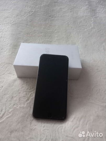 Телефон iPhone 6s