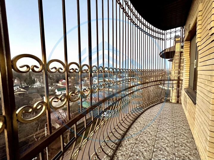 3-к. квартира, 130 м², 6/6 эт.