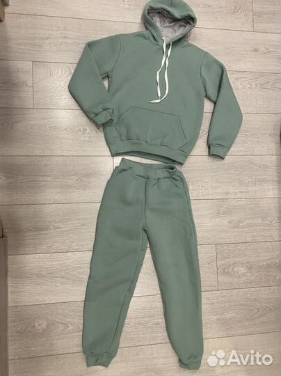 Новый спортивный костюм на флисе