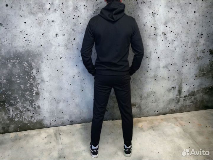 Спортивные костюмы Nike