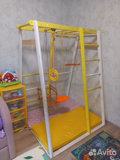 Шведская стенка (спортивный уголок)