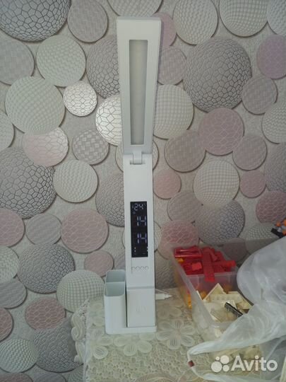 Светодиодная настольная лампа