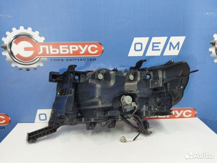 Фара правая Toyota Land Cruiser 200