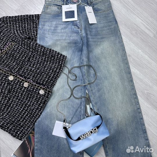 Жакет и джинсы Chanel
