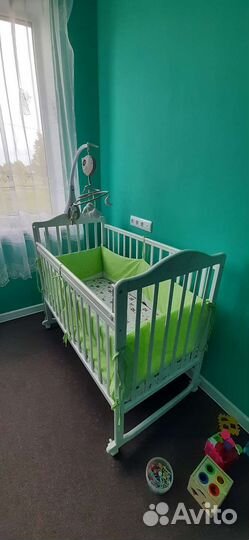 Детская кровать с матрасом и бортиками