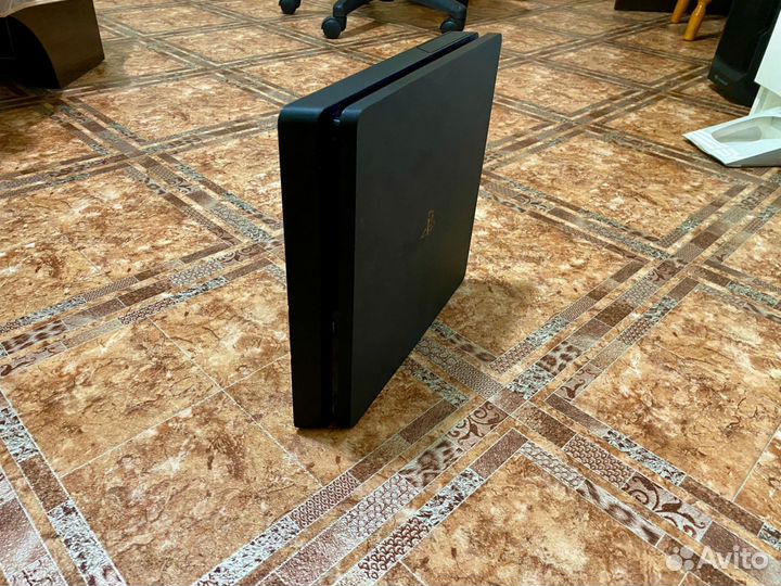 PS4 1TB CUH-2208B
