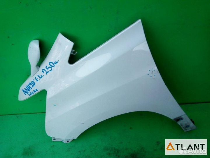 Крыло переднее левое toyota vellfire