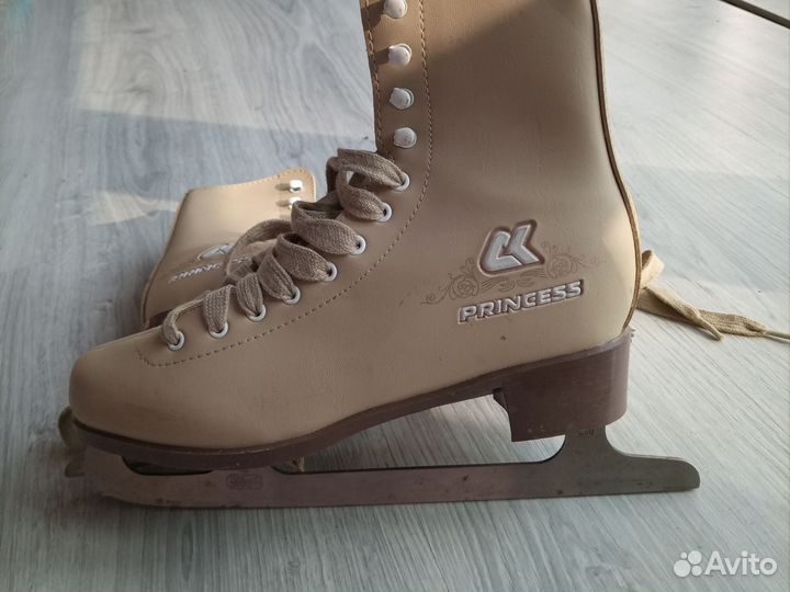 Коньки фигурные