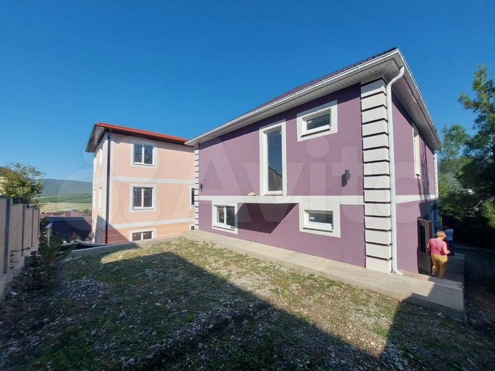 Дом 185,9 м² на участке 4 сот.