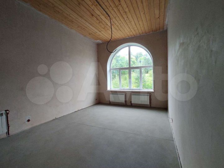 Дом 235 м² на участке 12 сот.