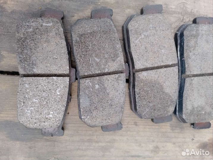Тормозные колодки Nissan cefiro