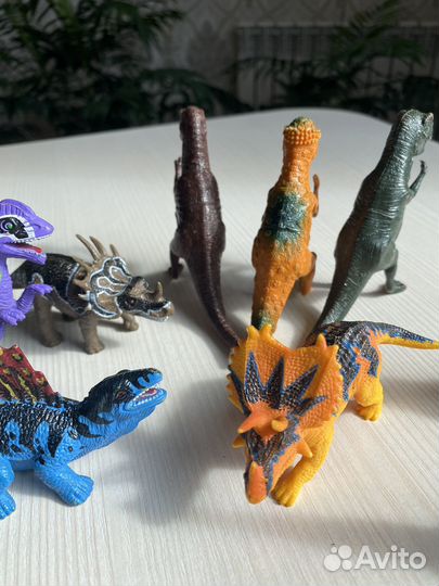 Динозавры игрушки